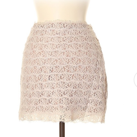 HAUTE HIPPIE CASUAL SKIRT SIZE MEDIUM - Picture 2 of 6